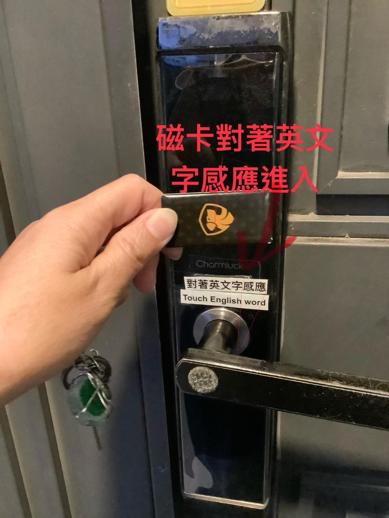הואליין סיטי 愛旅行民宿&近東大門夜市 מראה חיצוני תמונה